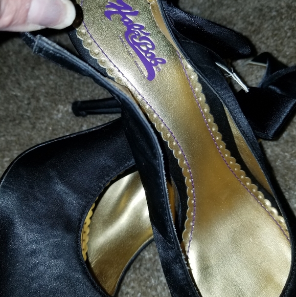 Hale Bob black heels with strappy back and bow - Picture 5 of 5